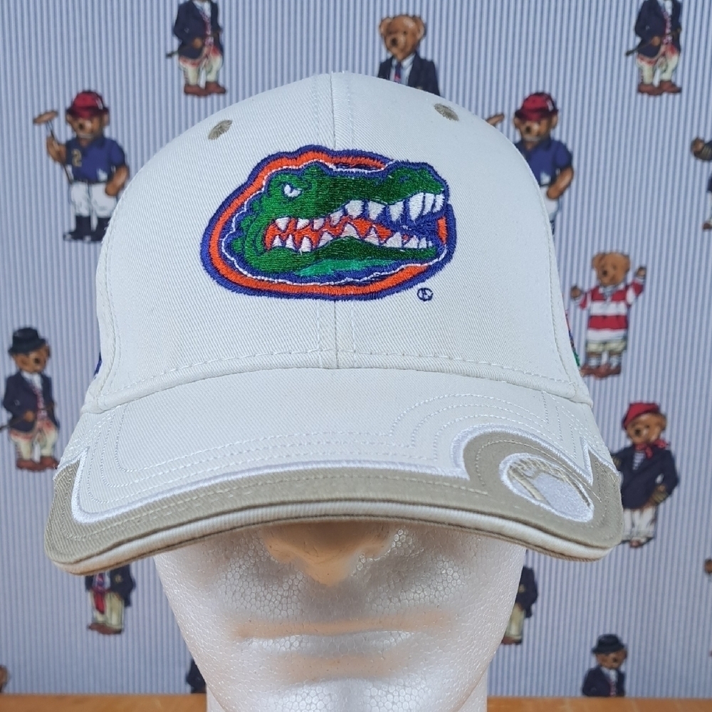 Florida Gators 2005 Peach Bowl white sitched Gator logo velcro pull tab hat cap